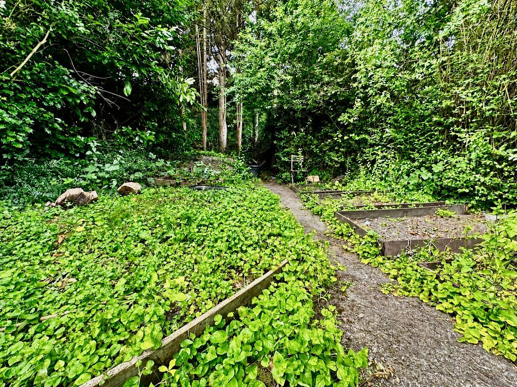 Boundary Road